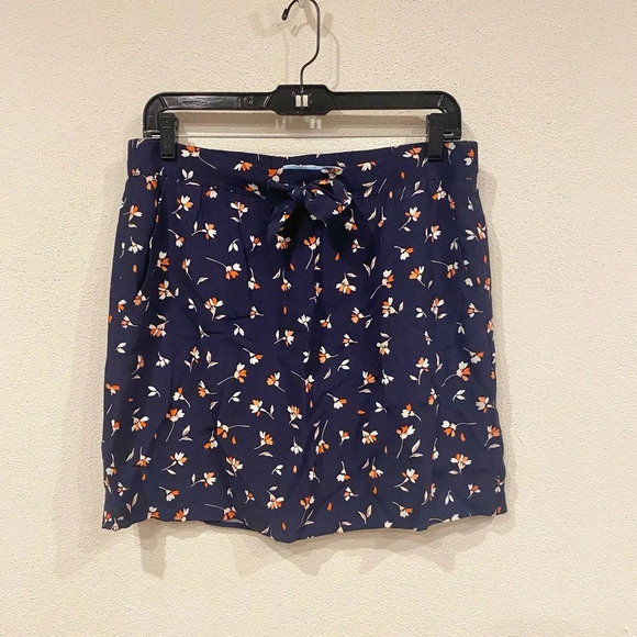 Draper James Pull On Floral Skirt Size Small EUC - Picture 2 of 4